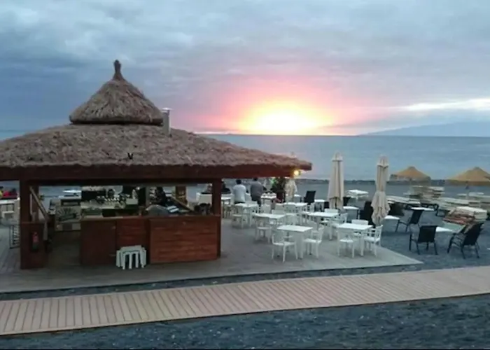 Playa Del Duque-amazing Views 2 Bedroom Lägenhet