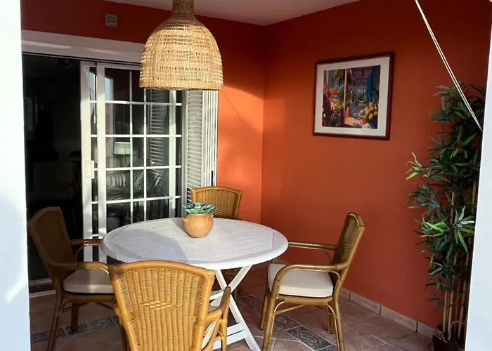 Playa Del Duque-amazing Views 2 Bedroom Lägenhet *