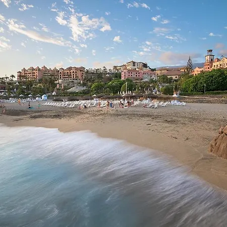 Playa Del Duque-amazing Views 2 Bedroom 아데제