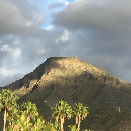 Playa Del Duque-amazing Views 2 Bedroom * アデヘ