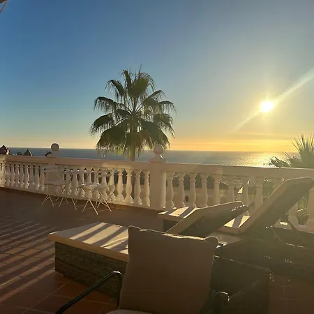 Apartman Playa Del Duque-amazing Views 2 Bedroom