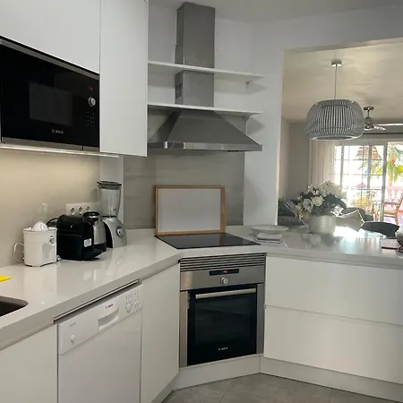 Playa Del Duque-amazing Views 2 Bedroom * 아데제