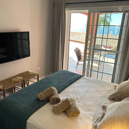 Apartamento Playa Del Duque-amazing Views 2 Bedroom