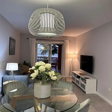 Playa Del Duque-amazing Views 2 Bedroom アパート アデヘ