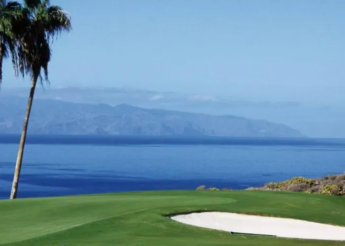 아파트 Playa Del Duque-amazing Views 2 Bedroom