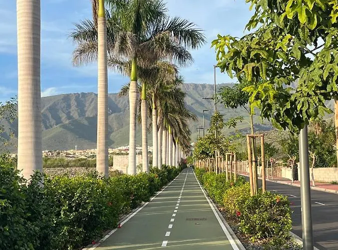 Playa Del Duque-amazing Views 2 Bedroom 아데제