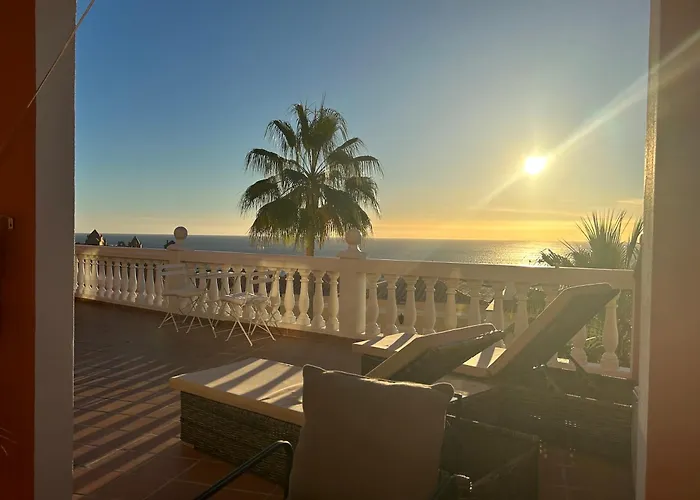 아파트 Playa Del Duque-amazing Views 2 Bedroom