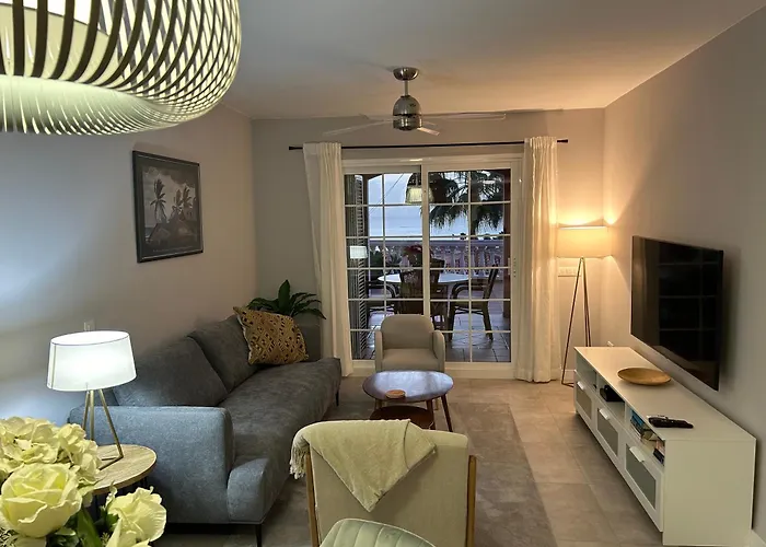 Playa Del Duque-amazing Views 2 Bedroom 아데제