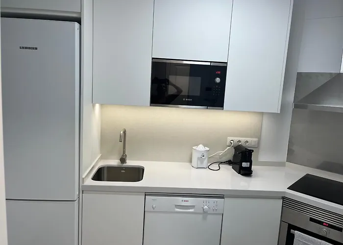 Playa Del Duque-amazing Views 2 Bedroom 아파트 아데제